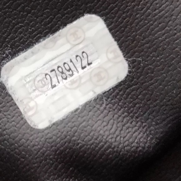 CHANEL CC LOGO STUDDED TOTE BAG - Picture 16 of 16